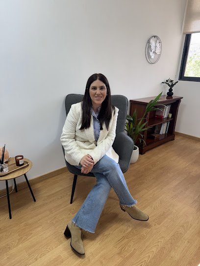 Alba Pons Alcolea, Psicólogo