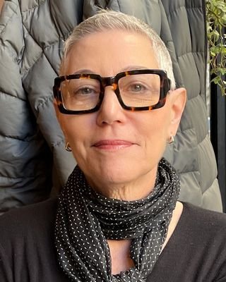 Cheryl R Levine