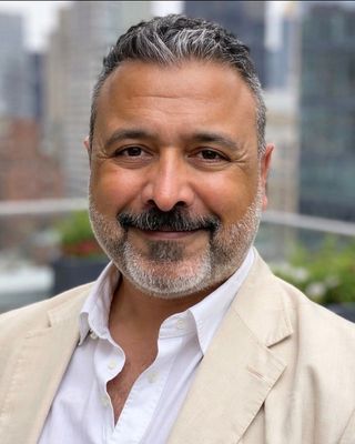 Dr. Zeeshan Butt