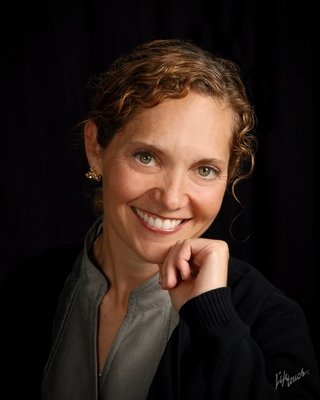 Joanna C Ioannides